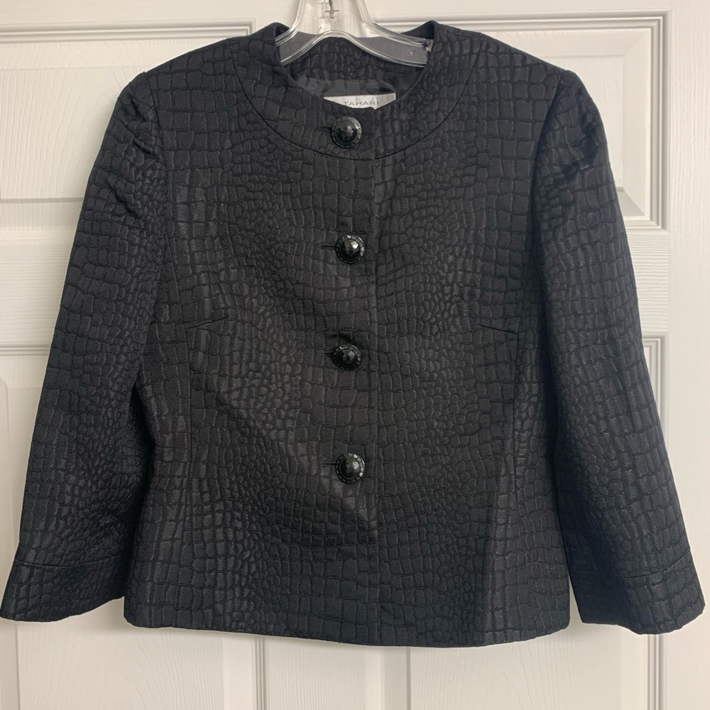 Tahari Short Black Blazer Size 8 Alligator Print In Fabric Button Up